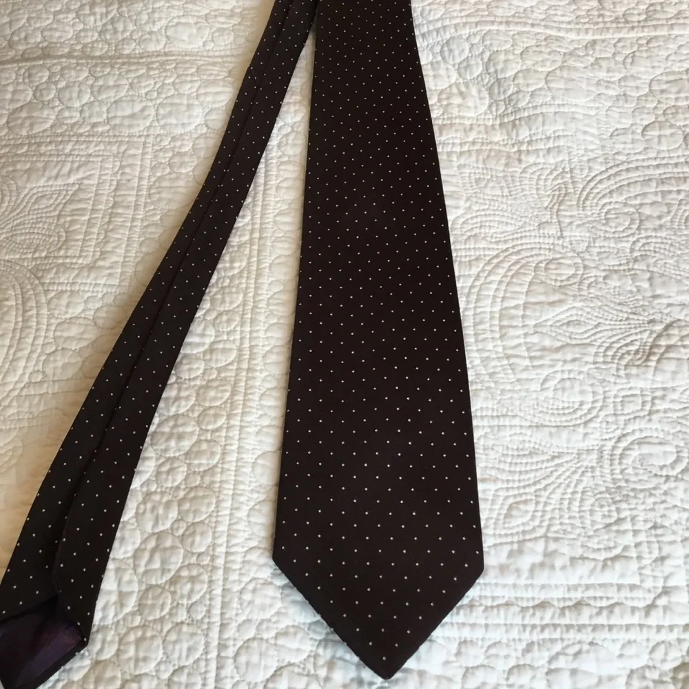 John Weitz Men’s Tie.‎ Brown With White polka dots.B-6